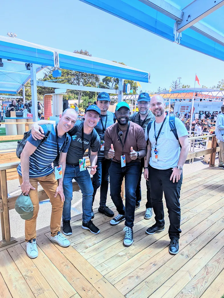 🇺🇸 Unexpected Google I/O encounter: A delightful surprise to meet the SNCF ConnectTech team, whom I had the pleasure of training in Dart and Flutter.